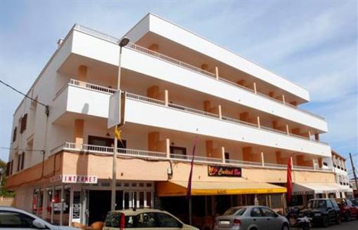 фото отеля Apartamentos Sandic Ibiza