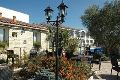 фото отеля Hotel Le Peu Breton