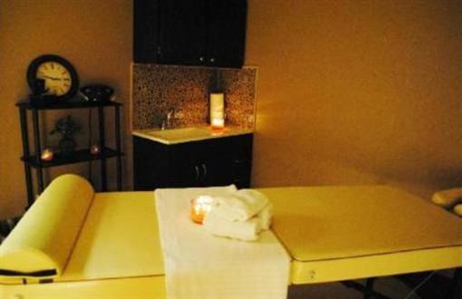 фото отеля Americas Best Value Inn & Suites Flint Airport