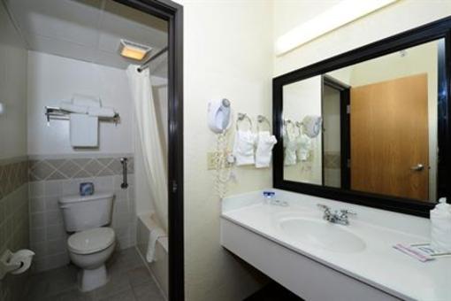 фото отеля Americas Best Value Inn & Suites Flint Airport