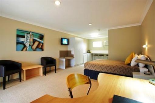 фото отеля Carseldine Palms Motel