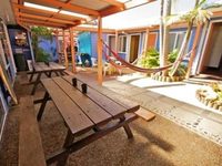 Ozzie Pozzie Backpackers Nomads