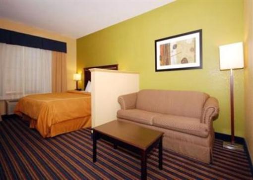 фото отеля Comfort Suites Airport Tulsa