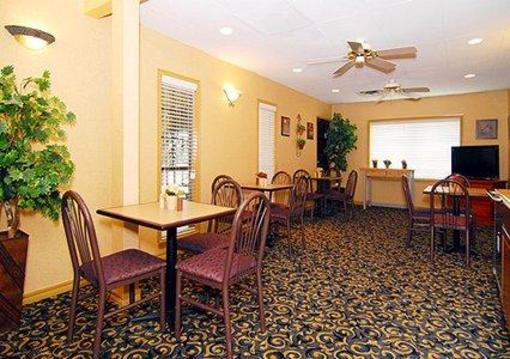 фото отеля Comfort Suites Airport Tulsa