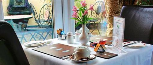 фото отеля The Cleveland Bed and Breakfast Torquay