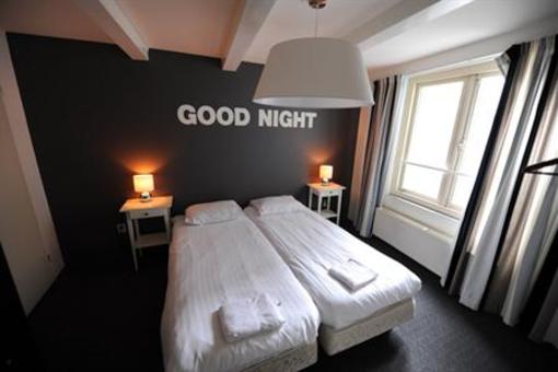 фото отеля The Bulldog Hotel