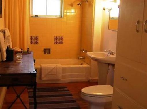 фото отеля Inn of the Turquoise Bear B&B