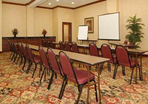 фото отеля Comfort Suites Yukon