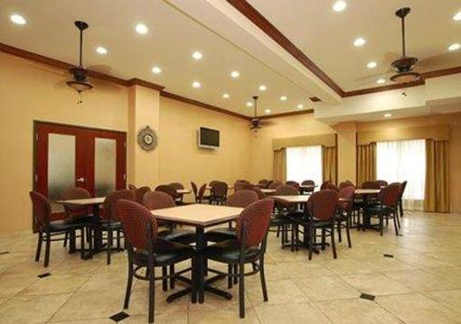 фото отеля Comfort Suites Yukon