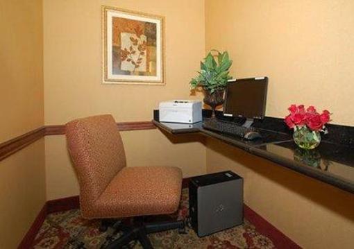 фото отеля Comfort Suites Yukon