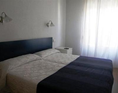 фото отеля Hostal Santa Isabel Madrid