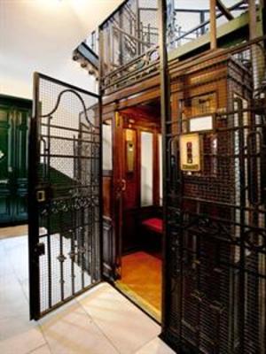 фото отеля Hostal Santa Isabel Madrid