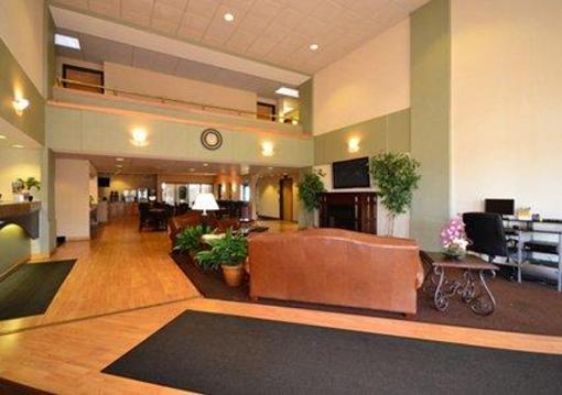 фото отеля Comfort Suites Stevens Point