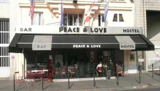 фото отеля Peace and Love Hostel Paris