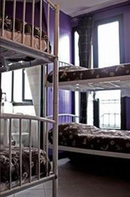 фото отеля Peace and Love Hostel Paris