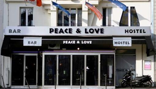 фото отеля Peace and Love Hostel Paris