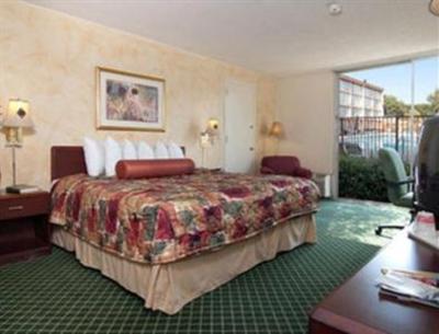 фото отеля Ramada-Dallas Love Field