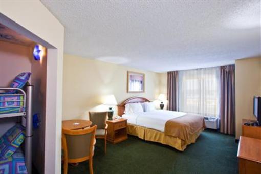 фото отеля Holiday Inn Express Hotel & Suites Tampa-Anderson