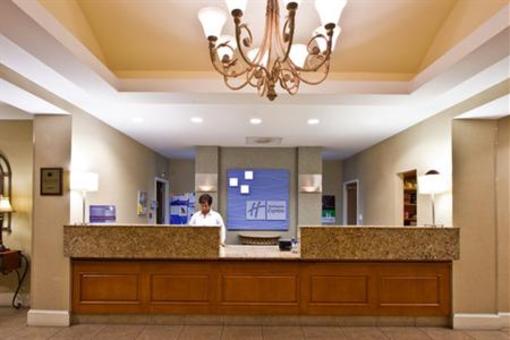 фото отеля Holiday Inn Express Hotel & Suites Tampa-Anderson