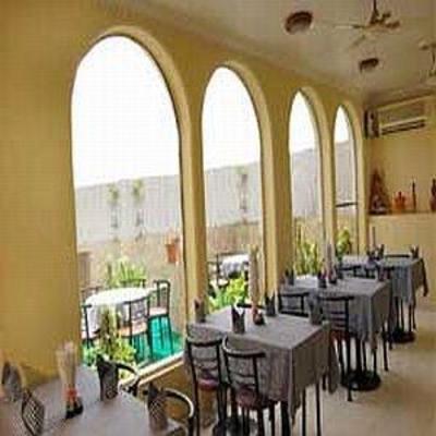 фото отеля Surya Shelter Hotel New Delhi
