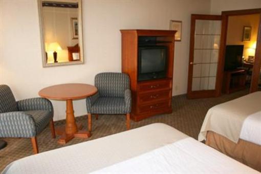 фото отеля The Plaza Hotel & Suites