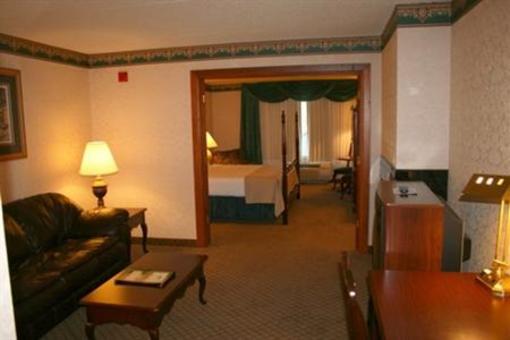 фото отеля The Plaza Hotel & Suites