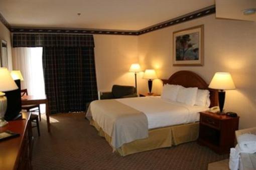 фото отеля The Plaza Hotel & Suites