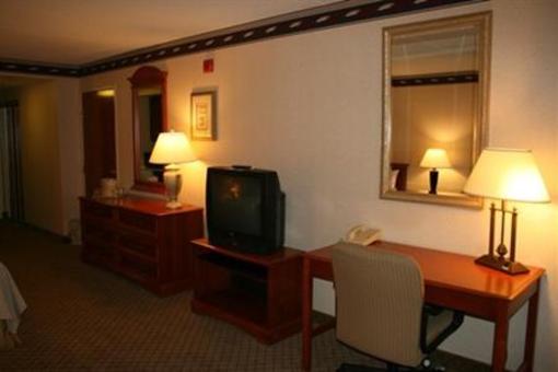 фото отеля The Plaza Hotel & Suites
