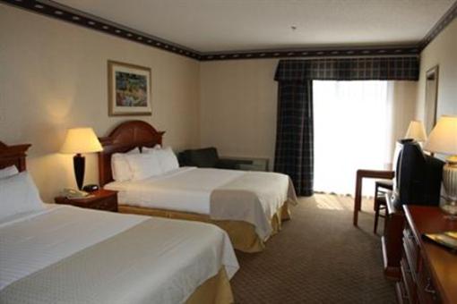 фото отеля The Plaza Hotel & Suites