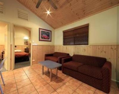 фото отеля Ashmore Palms Holiday Village