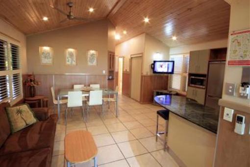 фото отеля Ashmore Palms Holiday Village