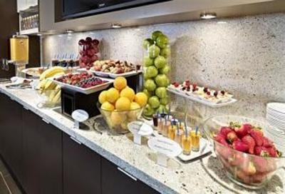 фото отеля Radisson Edmonton South
