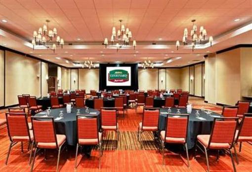 фото отеля Courtyard by Marriott Fort Wayne Downtown at the Grand Wayne Center