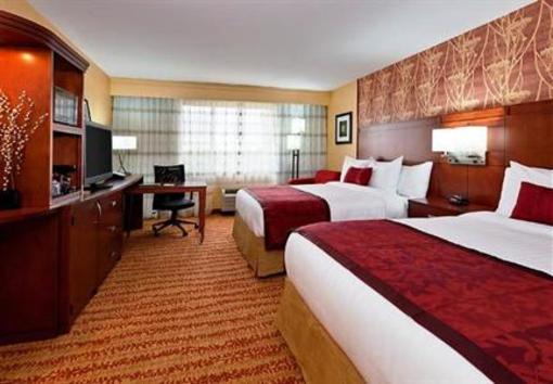 фото отеля Courtyard by Marriott Fort Wayne Downtown at the Grand Wayne Center