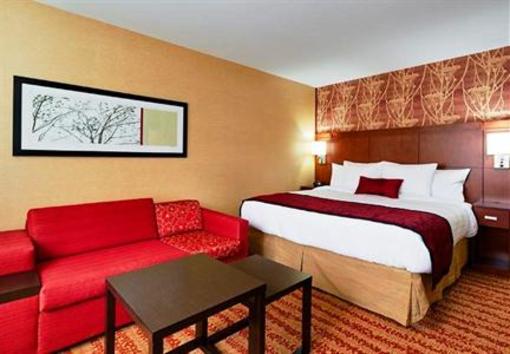 фото отеля Courtyard by Marriott Fort Wayne Downtown at the Grand Wayne Center