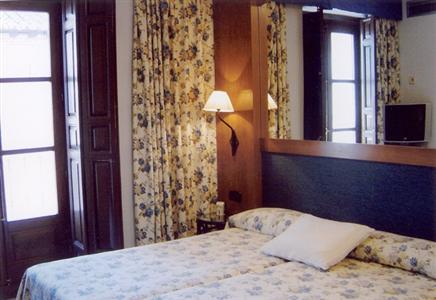 фото отеля Hostal Miguel de Cervantes