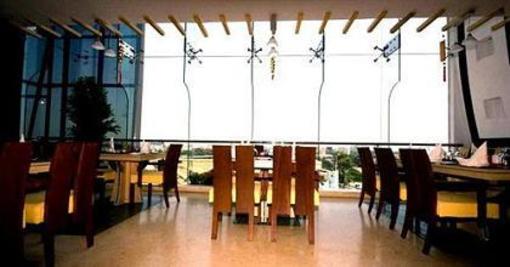фото отеля Solitaire Hotel Bangalore