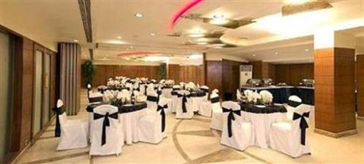 фото отеля Solitaire Hotel Bangalore