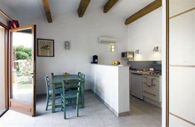 фото отеля Residence Les Sources Saint-Remy-de-Provence