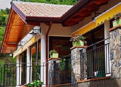 фото отеля Borgo San Francesco Bed & Breakfast Gioiosa Marea