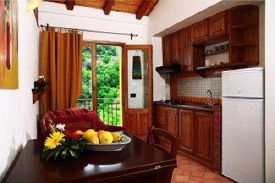 фото отеля Borgo San Francesco Bed & Breakfast Gioiosa Marea