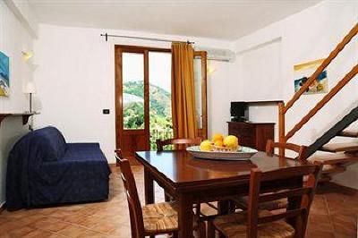 фото отеля Borgo San Francesco Bed & Breakfast Gioiosa Marea
