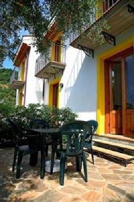 фото отеля Borgo San Francesco Bed & Breakfast Gioiosa Marea