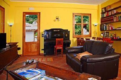 фото отеля Borgo San Francesco Bed & Breakfast Gioiosa Marea