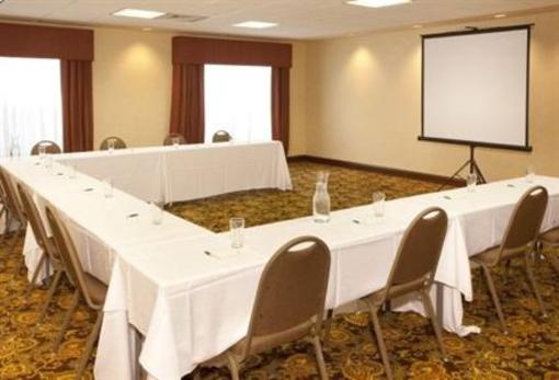 фото отеля Country Inn & Suites Knoxville at Cedar Bluff