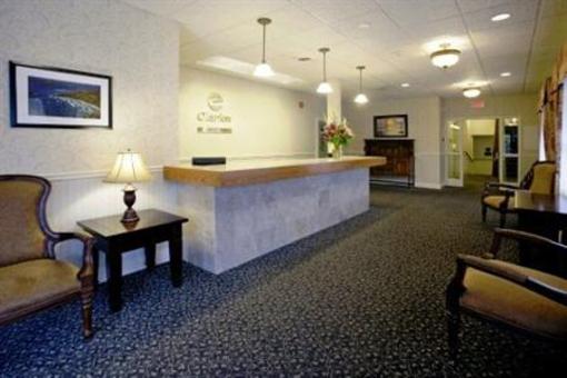 фото отеля Clarion Inn and Conference Center Gananoque