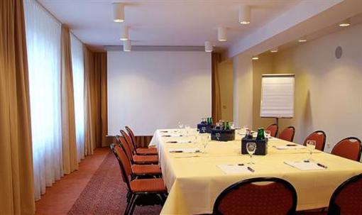 фото отеля Hotel Am Stadtpark Hilden
