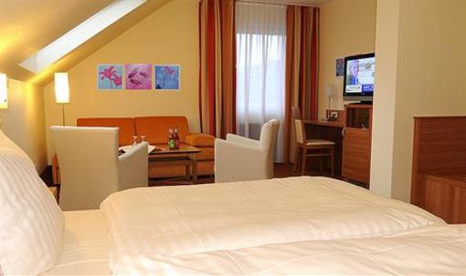 фото отеля Hotel Am Stadtpark Hilden