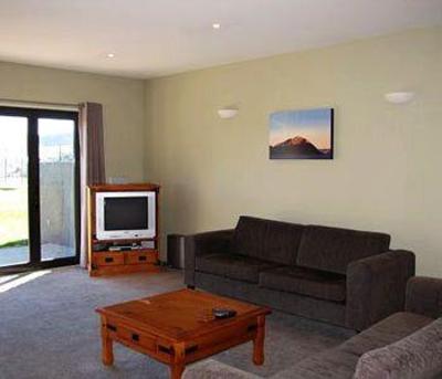 фото отеля Lake Wanaka Villas at Heritage Village Country Resort