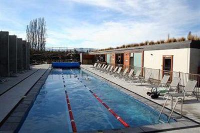фото отеля Lake Wanaka Villas at Heritage Village Country Resort